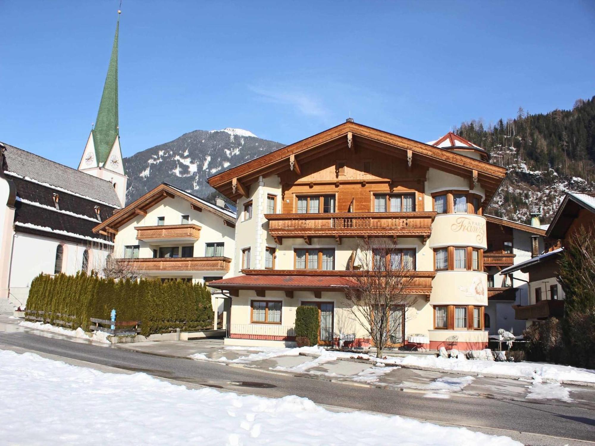 Attractive Holiday Home In Kaltenbach On The Ski Slope Stumm Eksteriør bilde